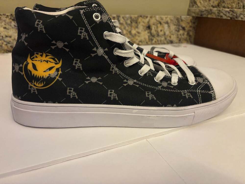 Berried Alive NWOT Berry Luxe High Top -11.5